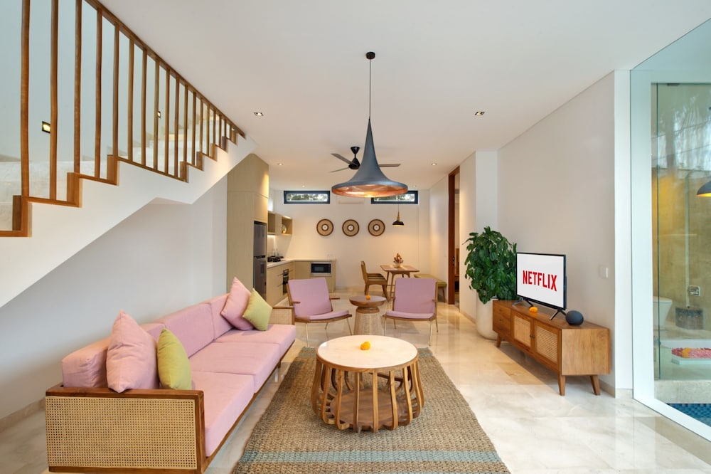 Eight Palms Villa